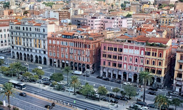 Cagliari: il volto della nuova città borghese. Materiali per un itinerario culturale e didattico